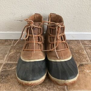 Sorel Out N About Leather Duck Boots - 7